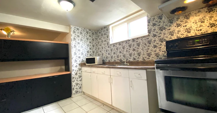 Lower-3320 Grechen Road, Mississauga, ON, L5C 1X9 - 6