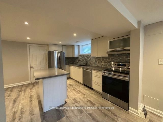 Lower-40 Summerfield Crescent, Toronto, ON, M9C 3X3 - 9