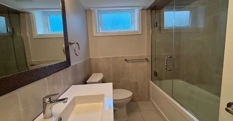 Lower-40 Summerfield Crescent, Toronto, ON, M9C 3X3 - 5
