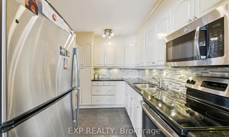 412-44 Longbourne Drive