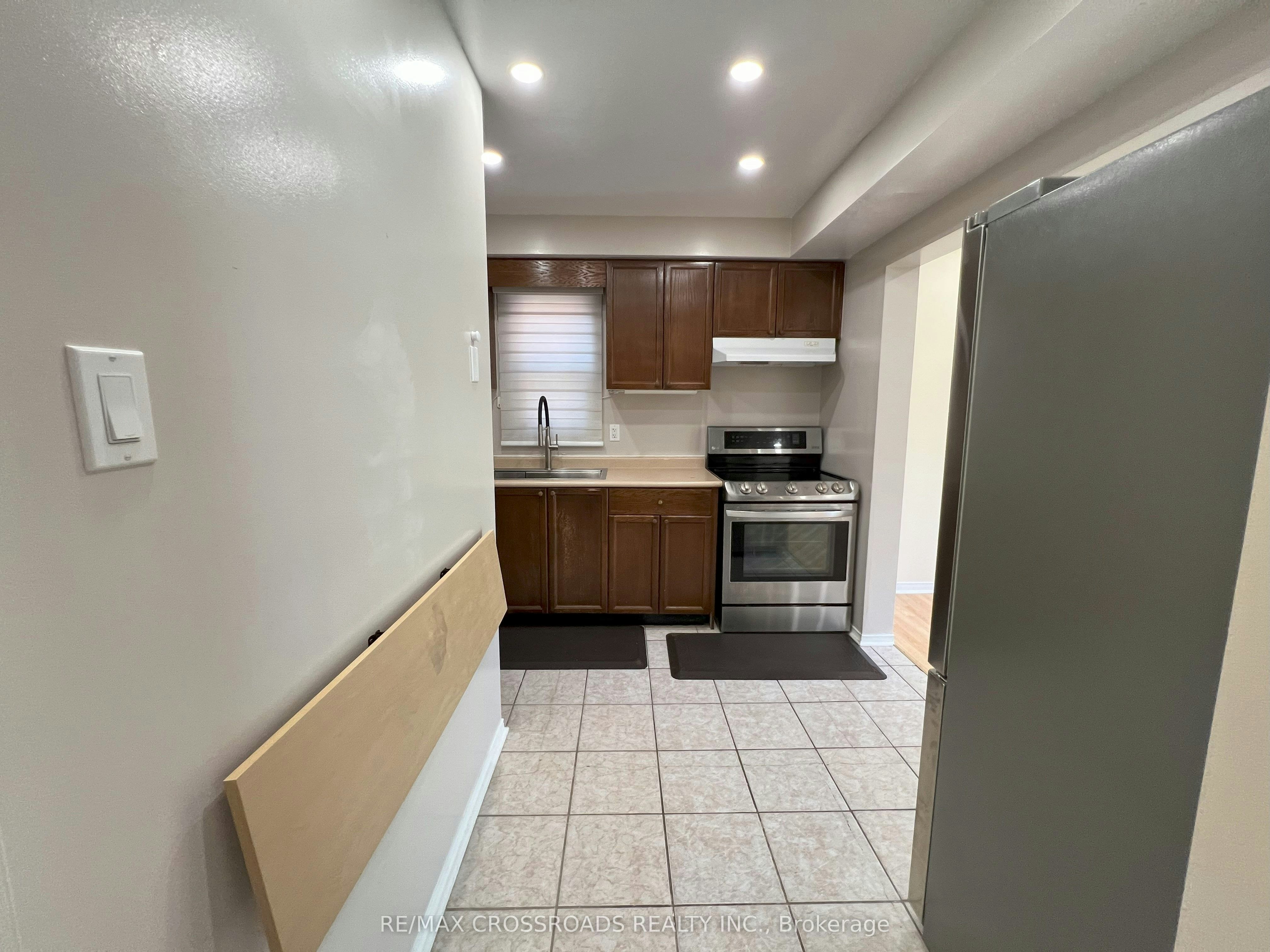 51 Hood Crescent, Brampton, ON, L6Y 4S7 - 12