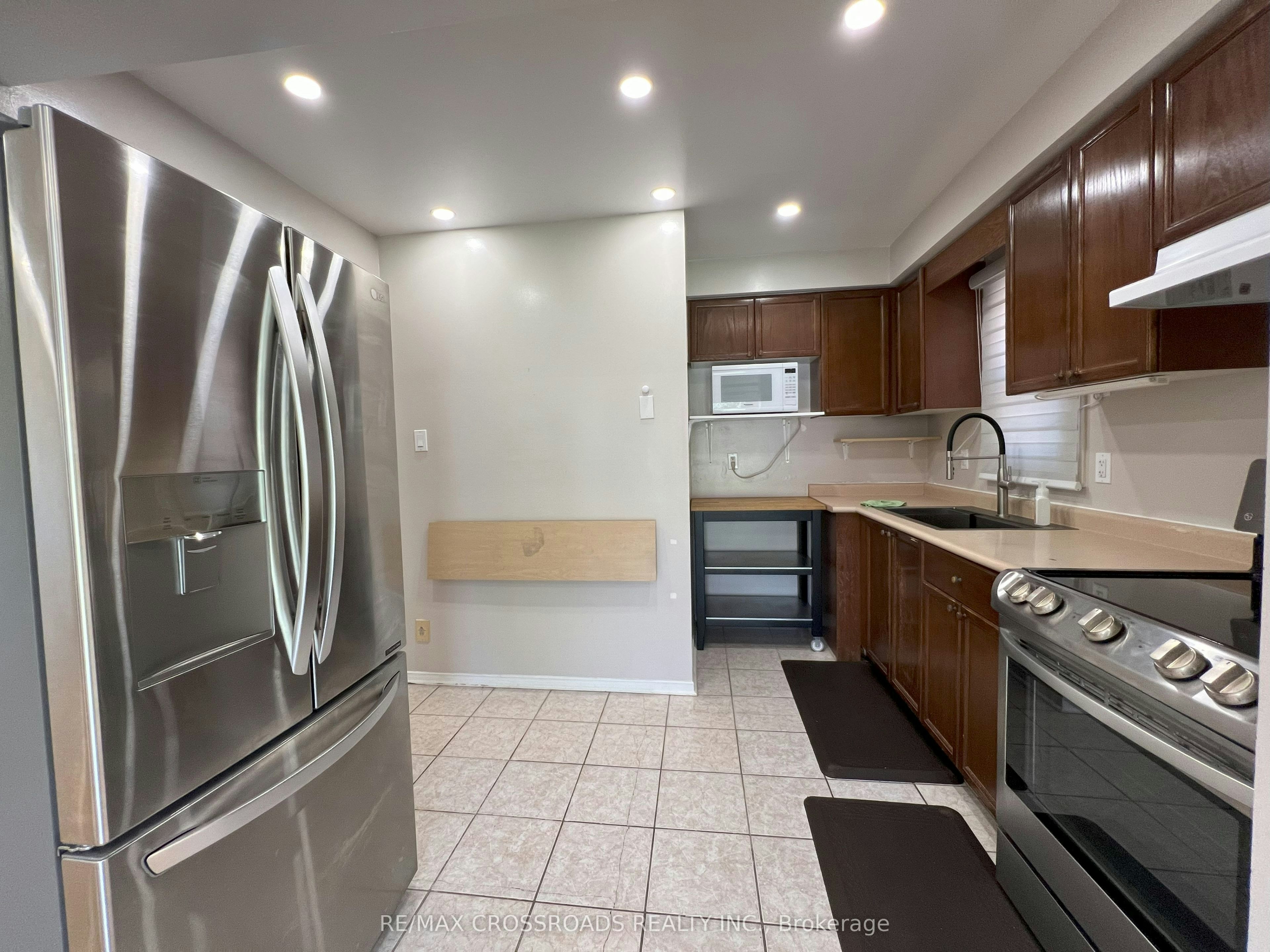 51 Hood Crescent, Brampton, ON, L6Y 4S7 - 9