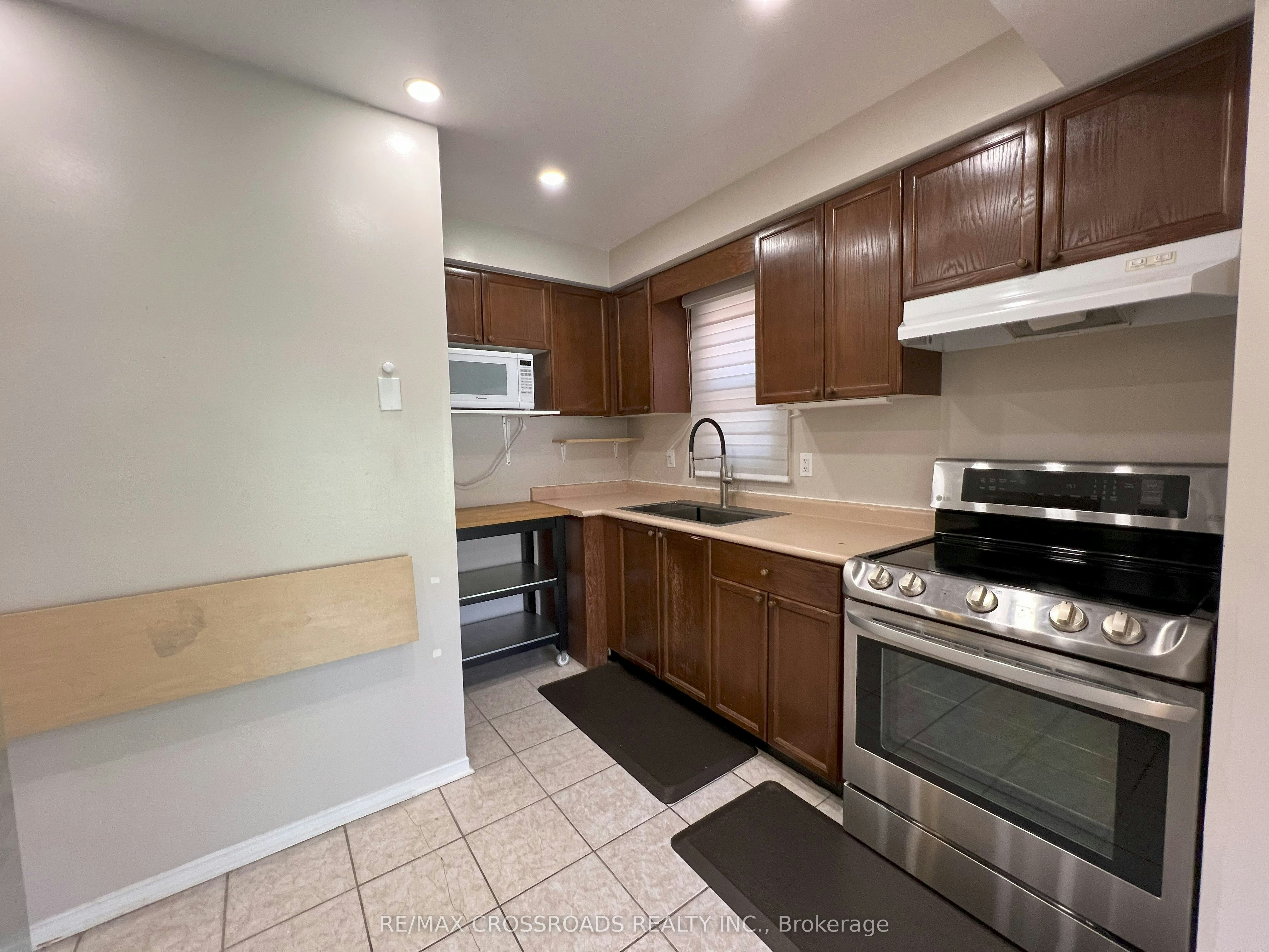 51 Hood Crescent, Brampton, ON, L6Y 4S7 - 10