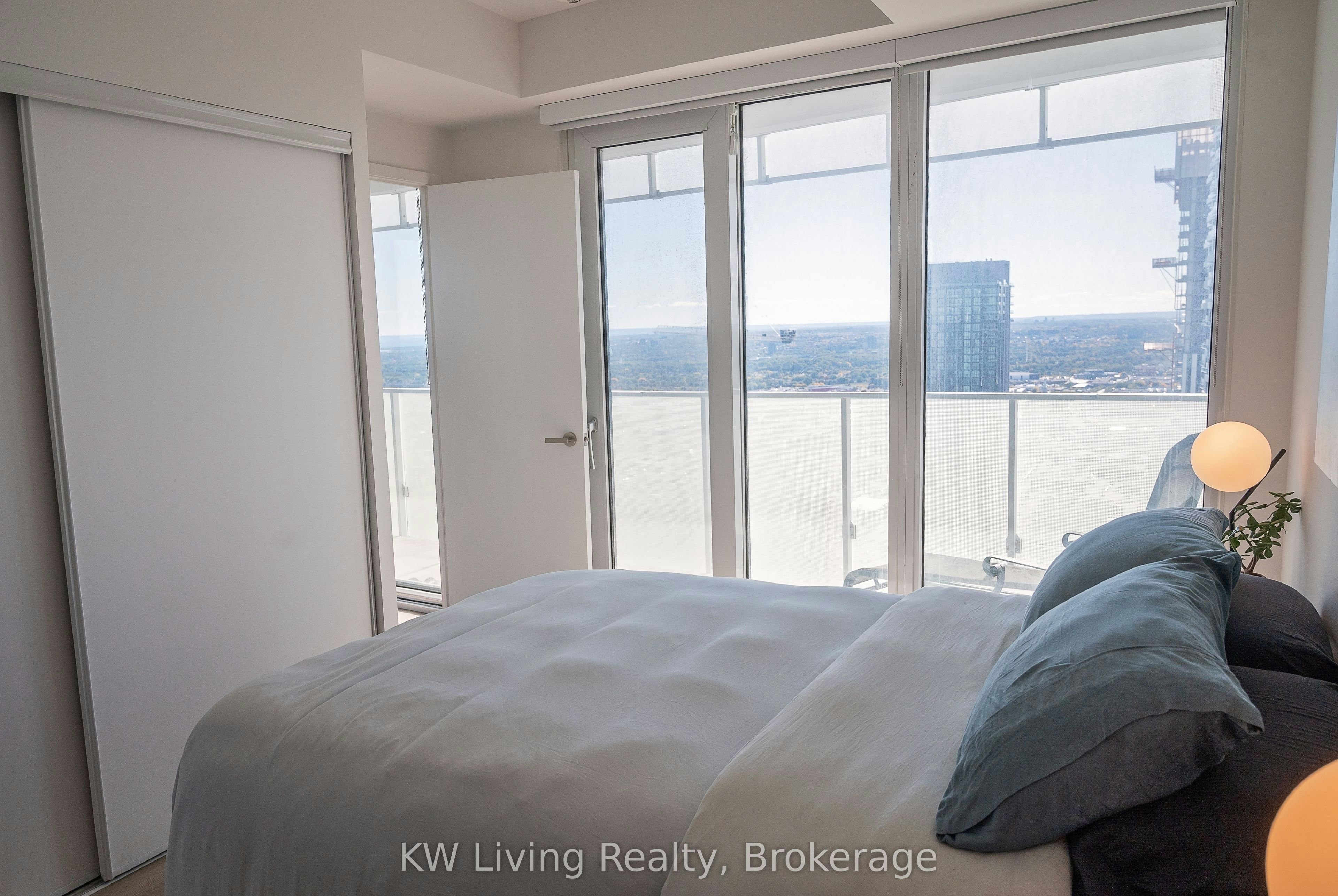 4404-3900 Confederation Parkway SW, Mississauga, ON, L5B 0M3 - 7