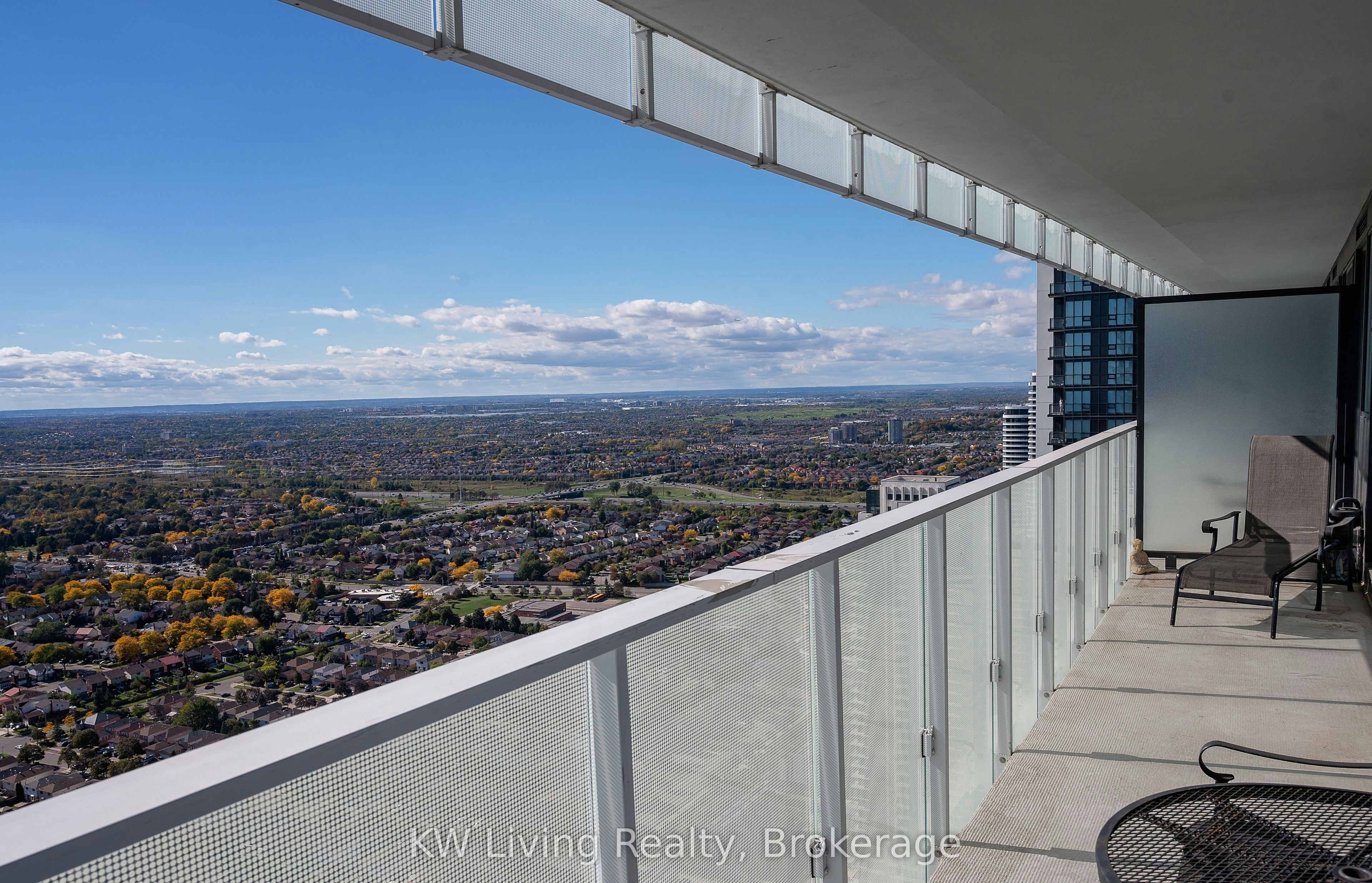 4404-3900 Confederation Parkway SW, Mississauga, ON, L5B 0M3 - 3