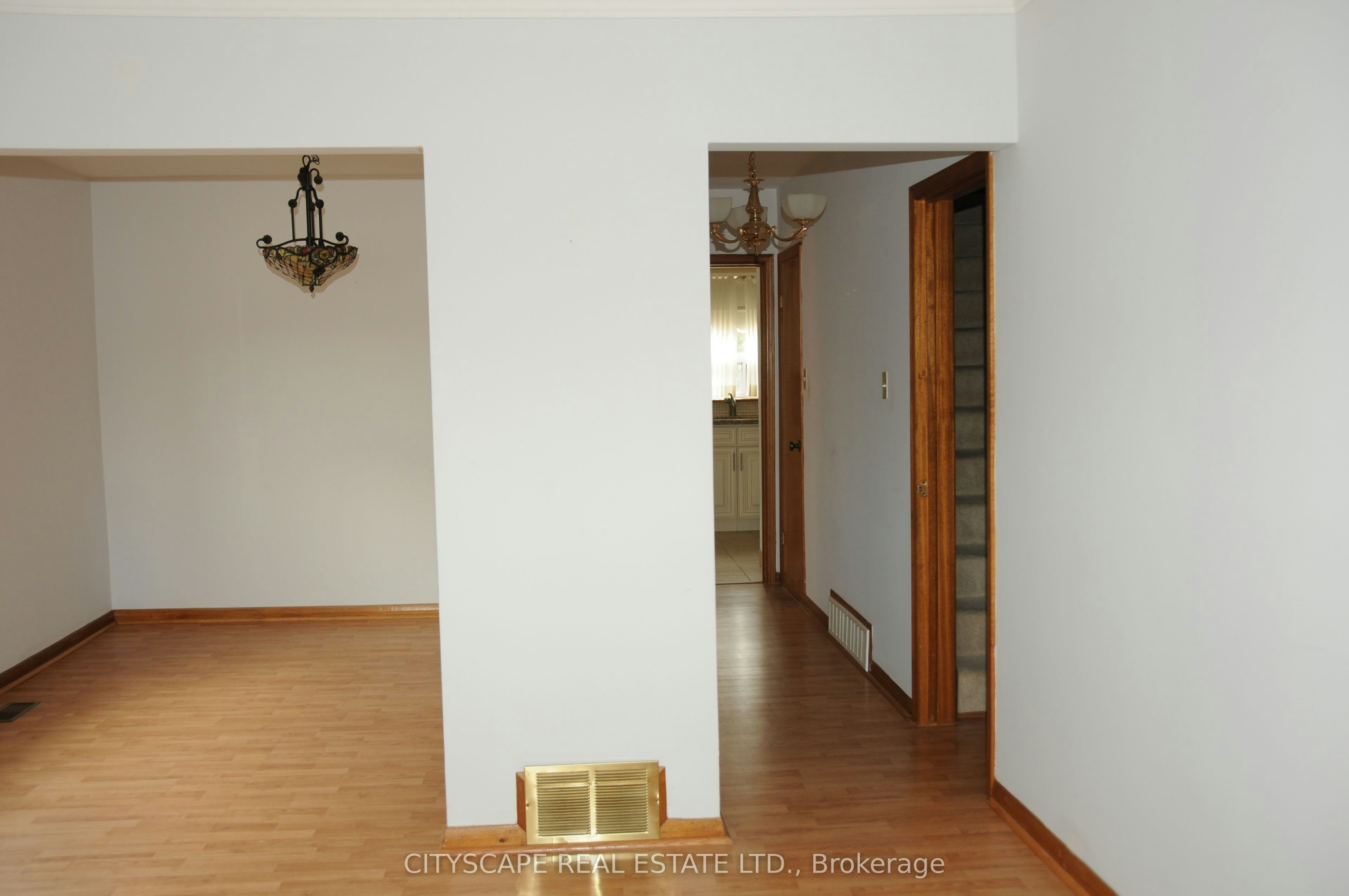Upper floor-49 Algoma Street, Toronto, ON, M8Y 1C4 - 8