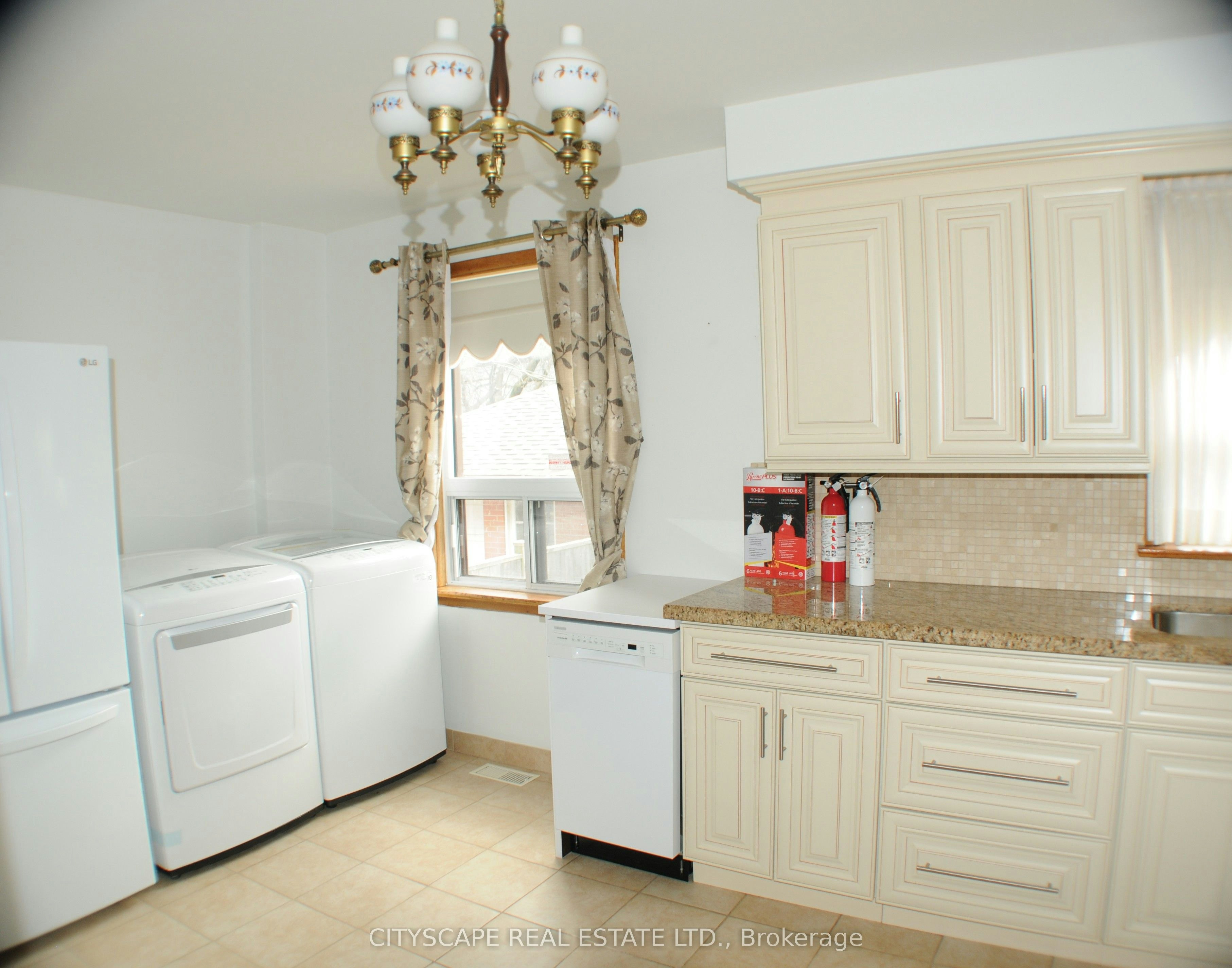 Upper floor-49 Algoma Street, Toronto, ON, M8Y 1C4 - 11