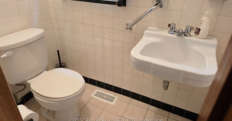 Upper floor-49 Algoma Street, Toronto, ON, M8Y 1C4 - 12