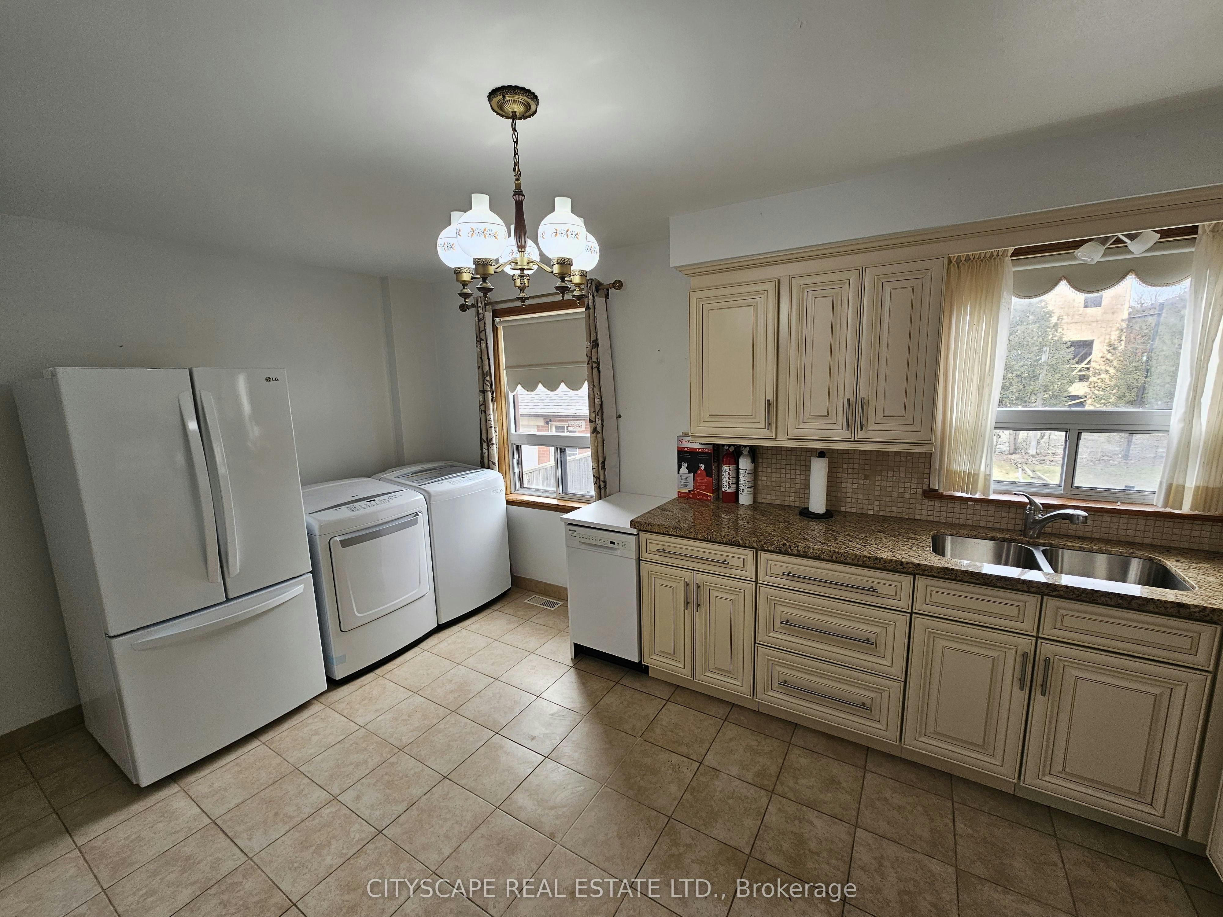 Upper floor-49 Algoma Street, Toronto, ON, M8Y 1C4 - 10