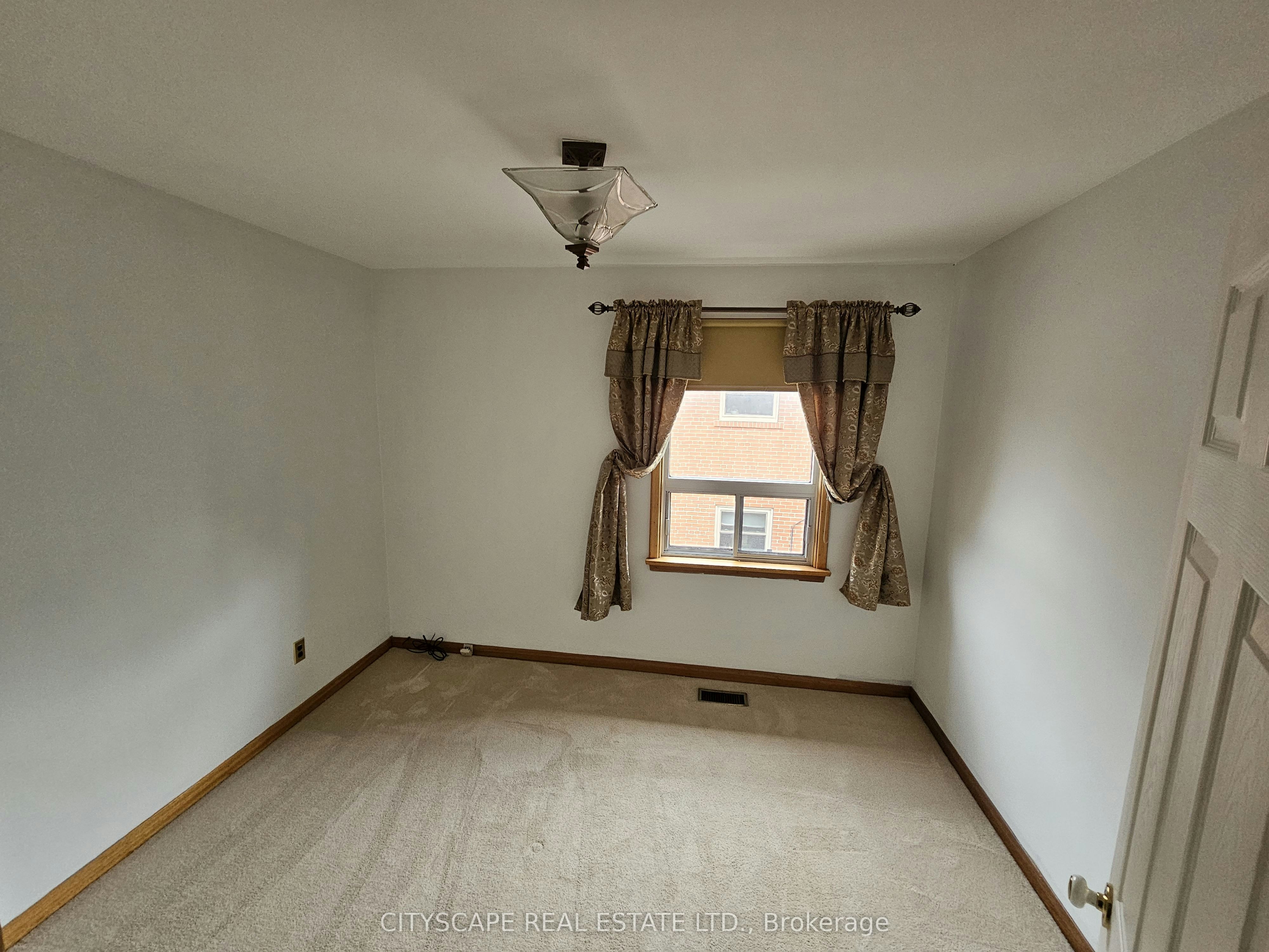 Upper floor-49 Algoma Street, Toronto, ON, M8Y 1C4 - 21