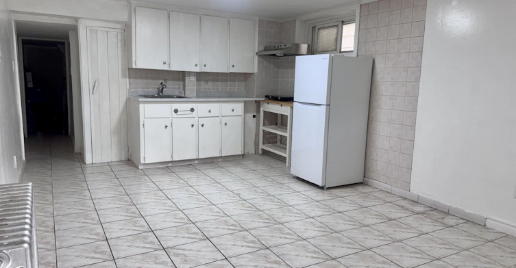 Lower-415 Delaware Avenue, Toronto, ON, M6H 2V1 - 2