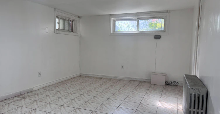 Lower-415 Delaware Avenue, Toronto, ON, M6H 2V1 - 4