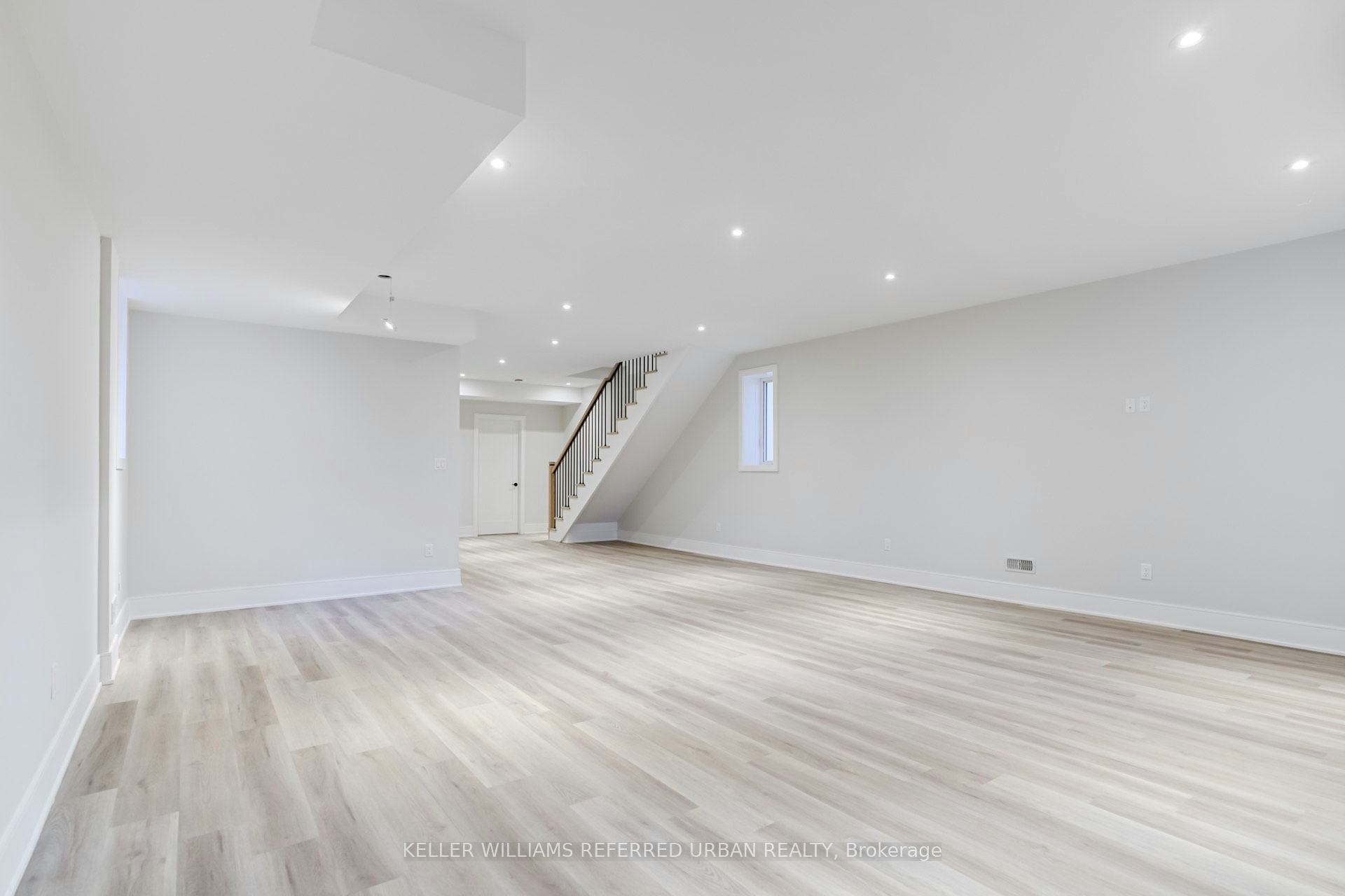 45 Benson Avenue, Mississauga, ON, L5H 2P3 - 36