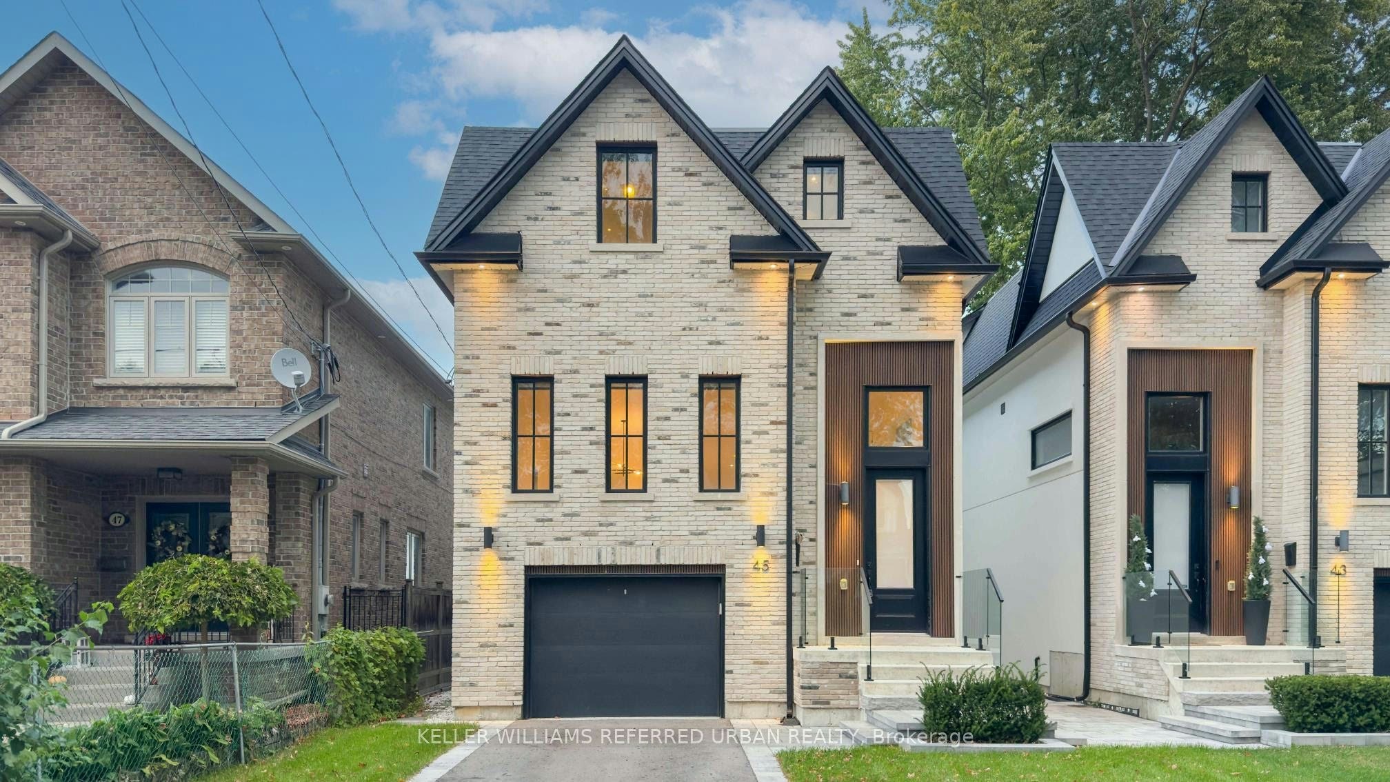45 Benson Avenue, Mississauga, ON, L5H 2P3 2