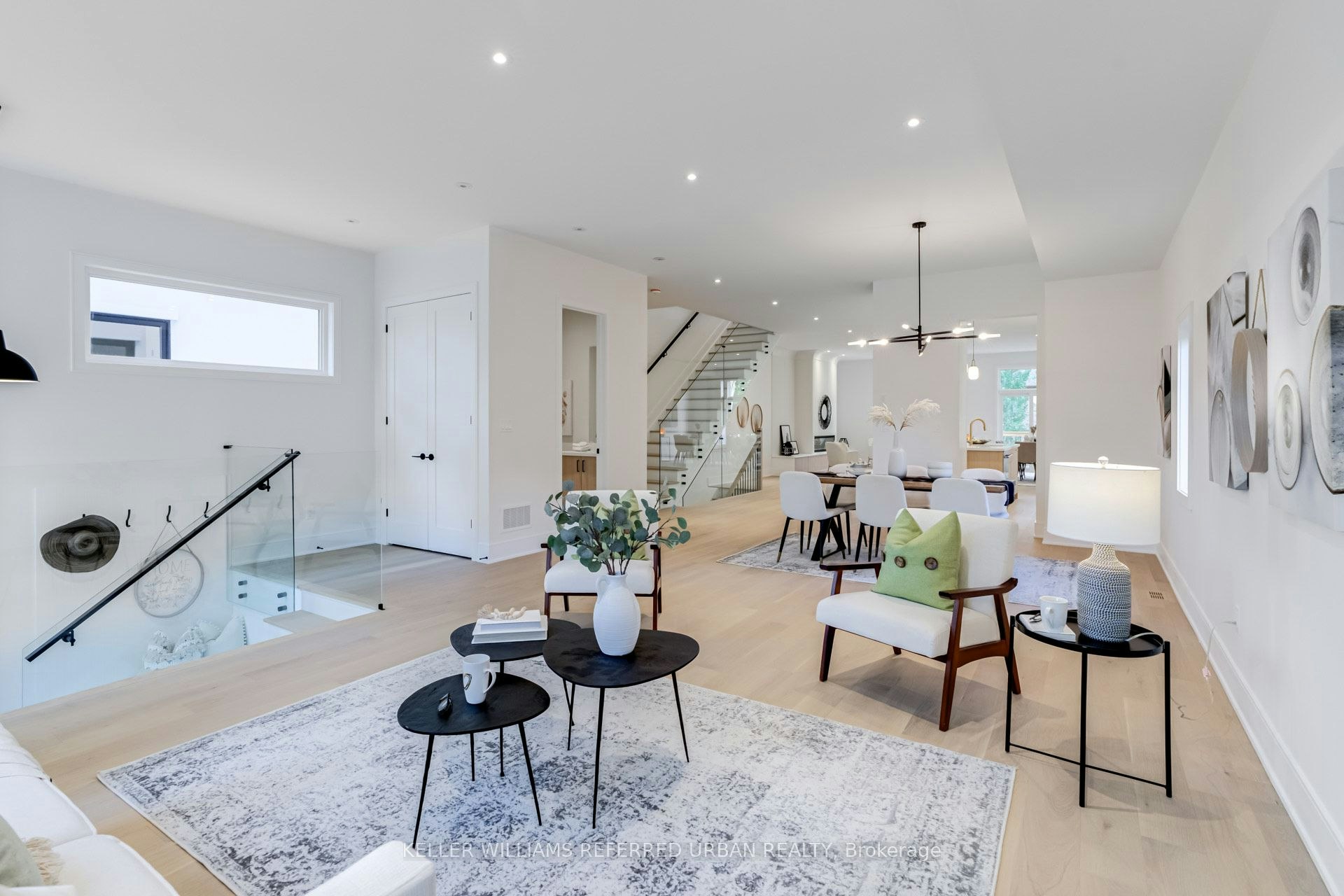 45 Benson Avenue, Mississauga, ON, L5H 2P3 - 8
