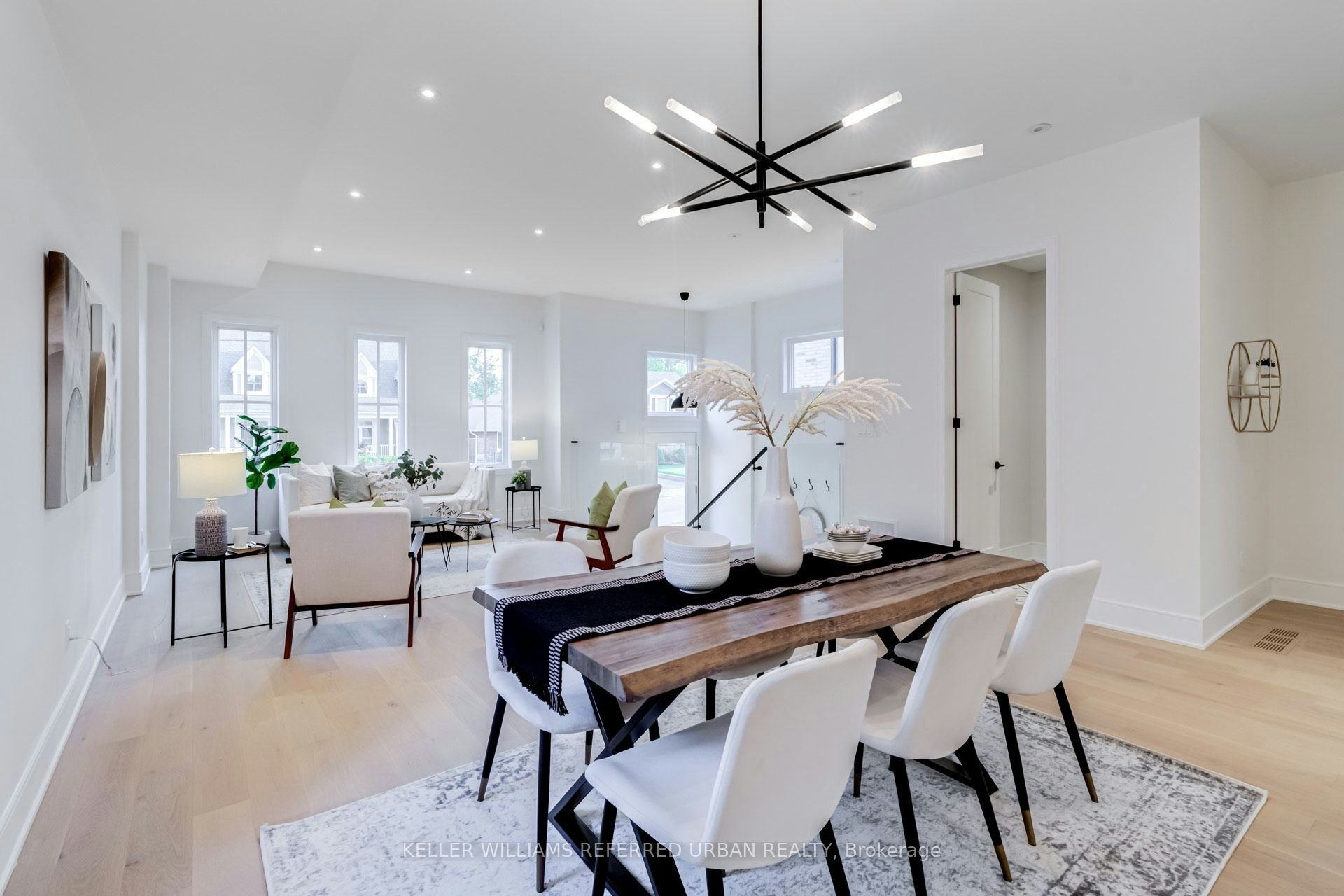 45 Benson Avenue, Mississauga, ON, L5H 2P3 - 10