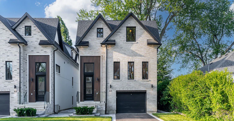 45 Benson Avenue, Mississauga, ON, L5H 2P3 - 2