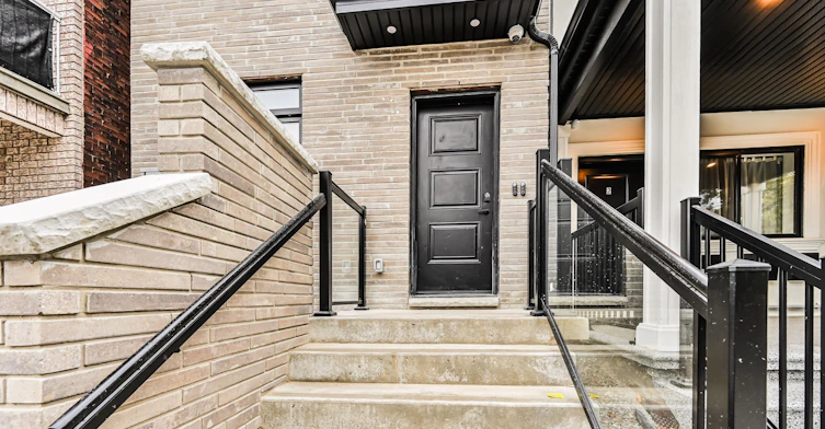 228 Emerson Ave Avenue, Toronto, ON, M6H 3T6 - 2