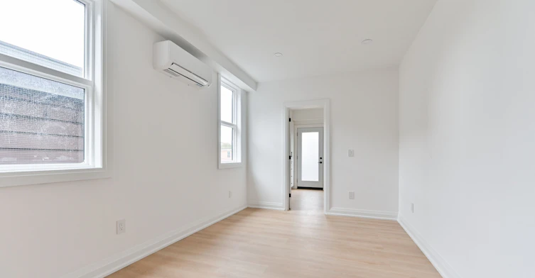 228 Emerson Ave Avenue, Toronto, ON, M6H 3T6 - 7