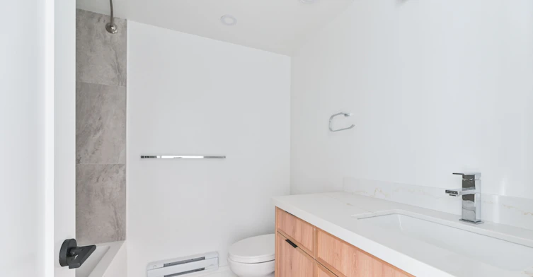 228 Emerson Ave Avenue, Toronto, ON, M6H 3T6 - 12