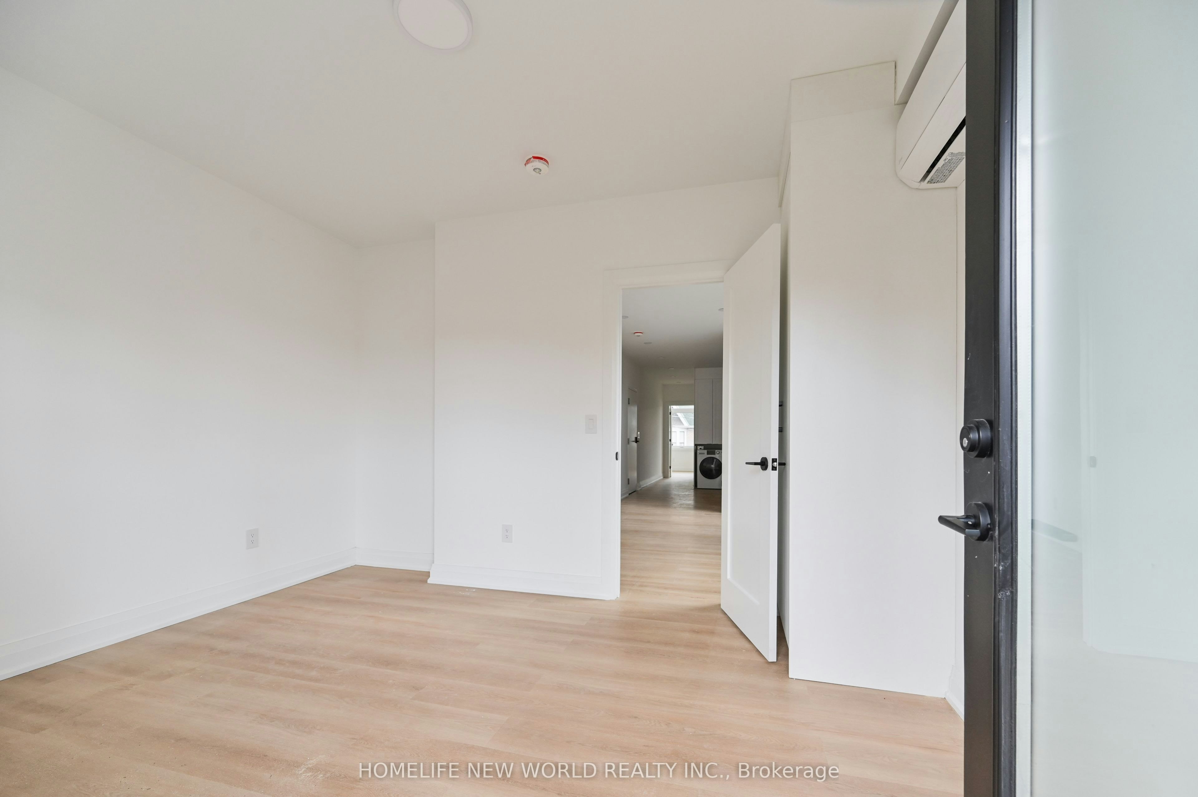 228 Emerson Ave Avenue, Toronto, ON, M6H 3T6 - 4