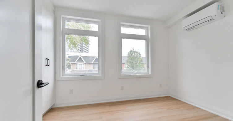228 Emerson Ave Avenue, Toronto, ON, M6H 3T6 - 10