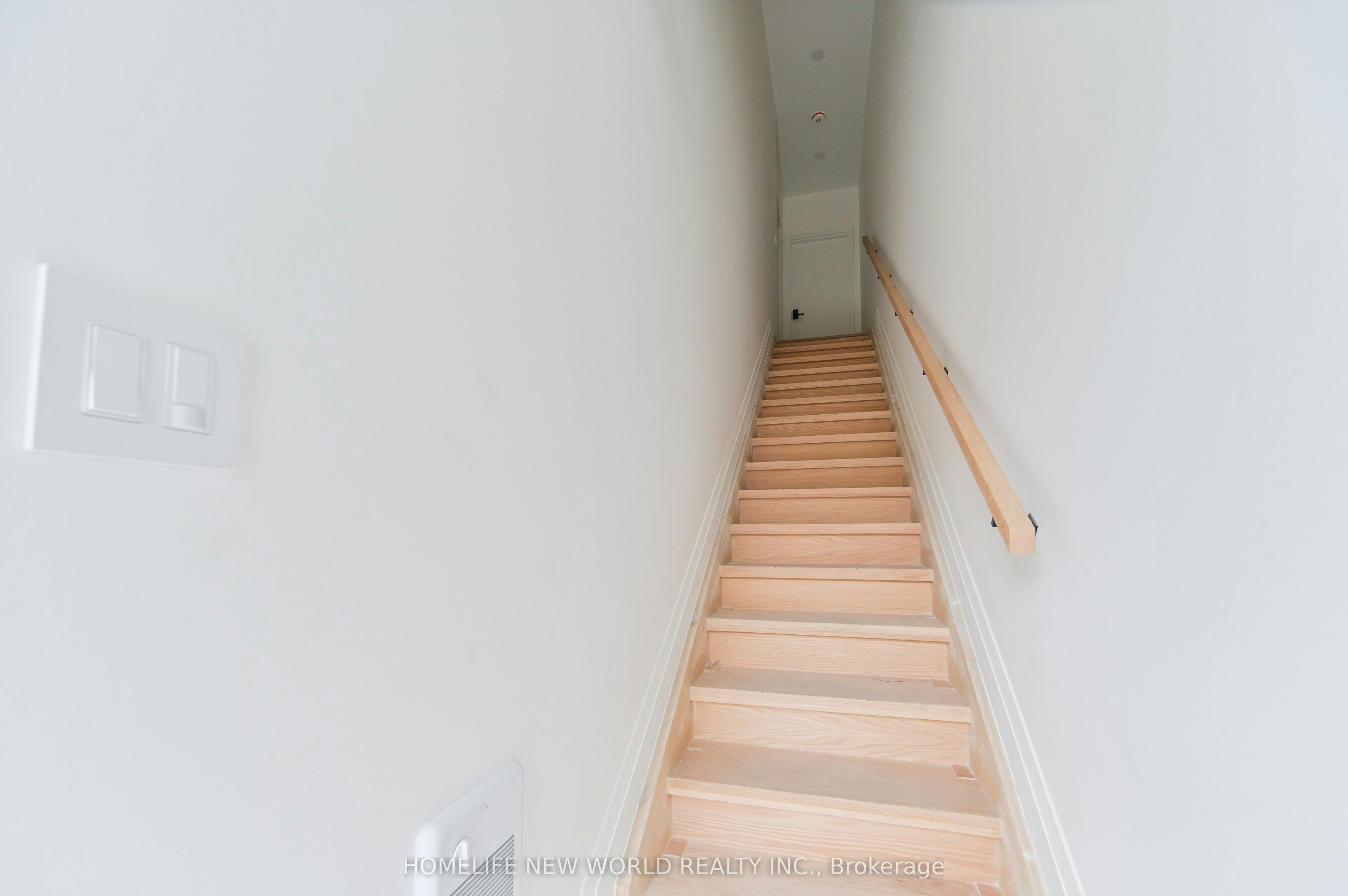 228 Emerson Ave Avenue, Toronto, ON, M6H 3T6 - 3