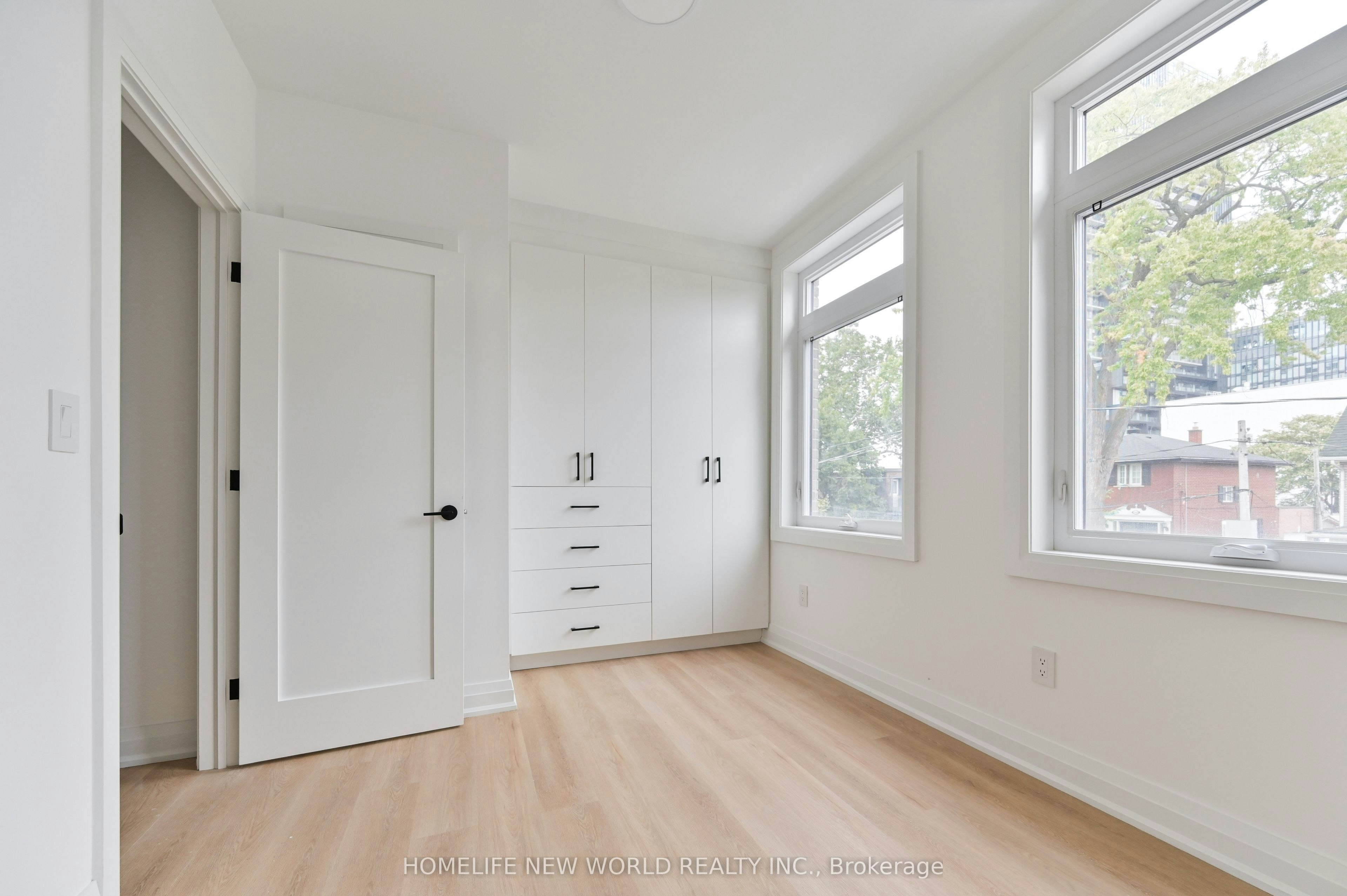 228 Emerson Ave Avenue, Toronto, ON, M6H 3T6 - 11