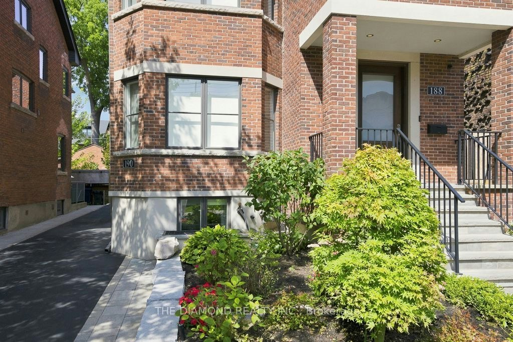 188 Westminster Avenue, Toronto, ON, M6R 1P1 - 2