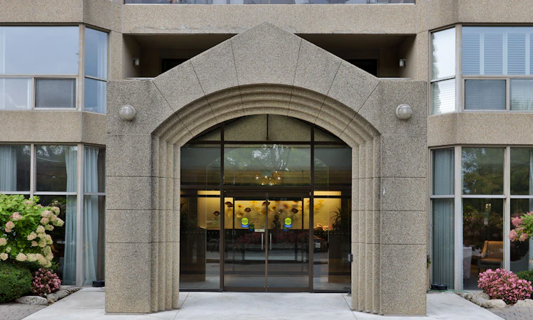 1401-1800 The Collegeway Way