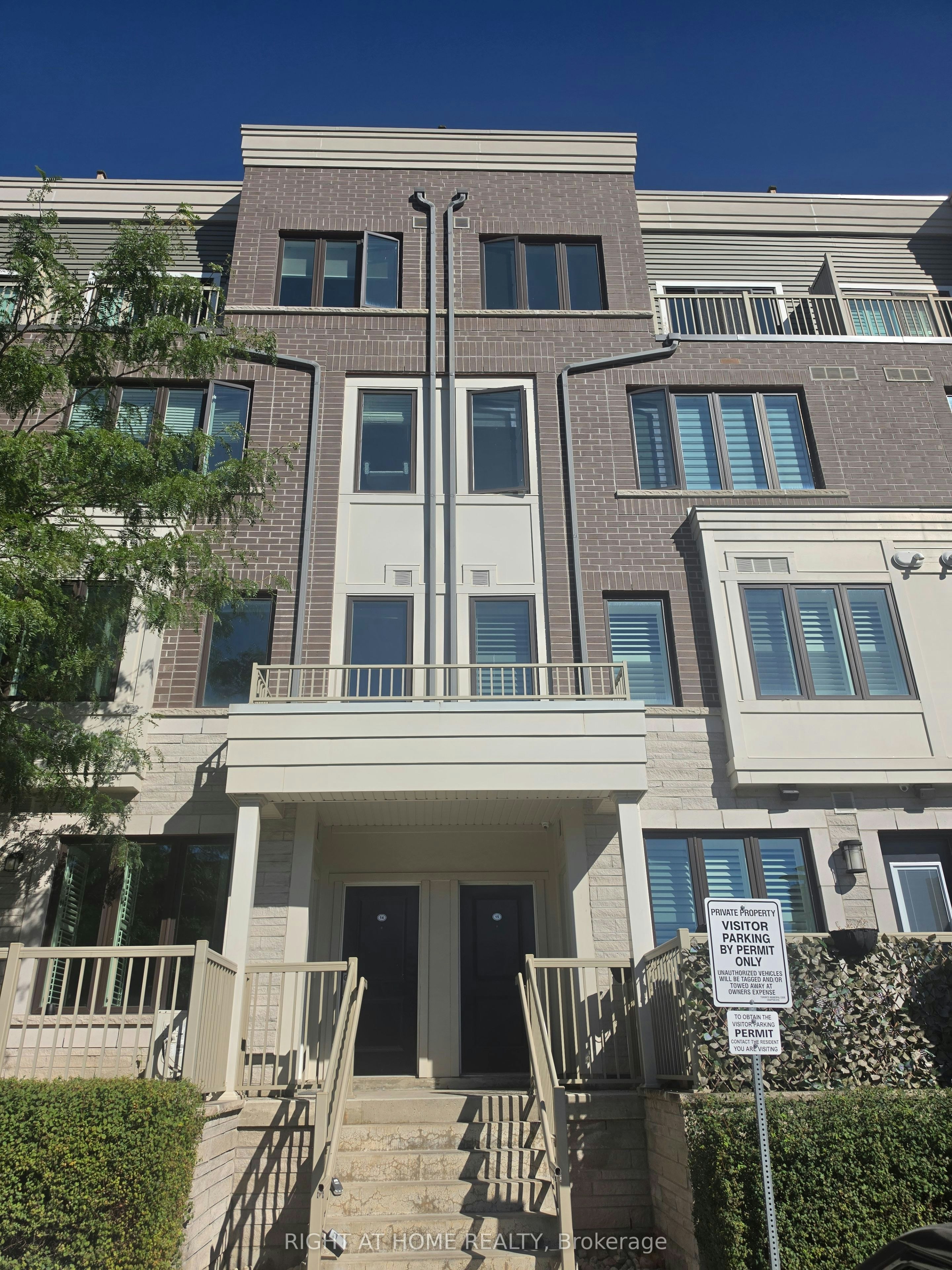 15-95 Eastwood Park Garden, Toronto, ON, M8W 0B9