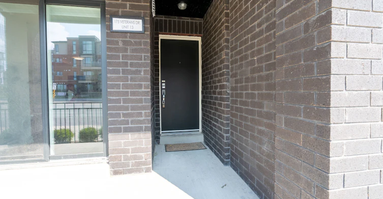 13-175 Veterans Drive, Brampton, ON, L7A 5L2 - 2