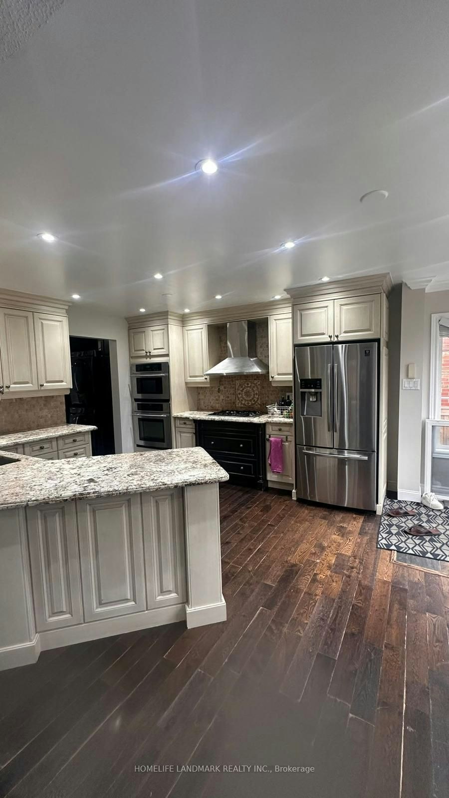 7100 Walworth Court, Mississauga, ON, L5N 7L4 - 5