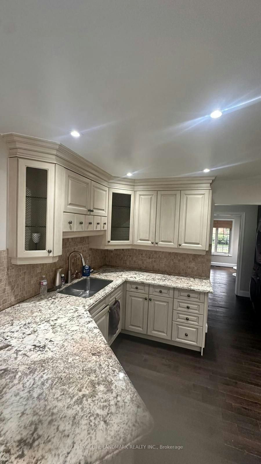 7100 Walworth Court, Mississauga, ON, L5N 7L4 - 7
