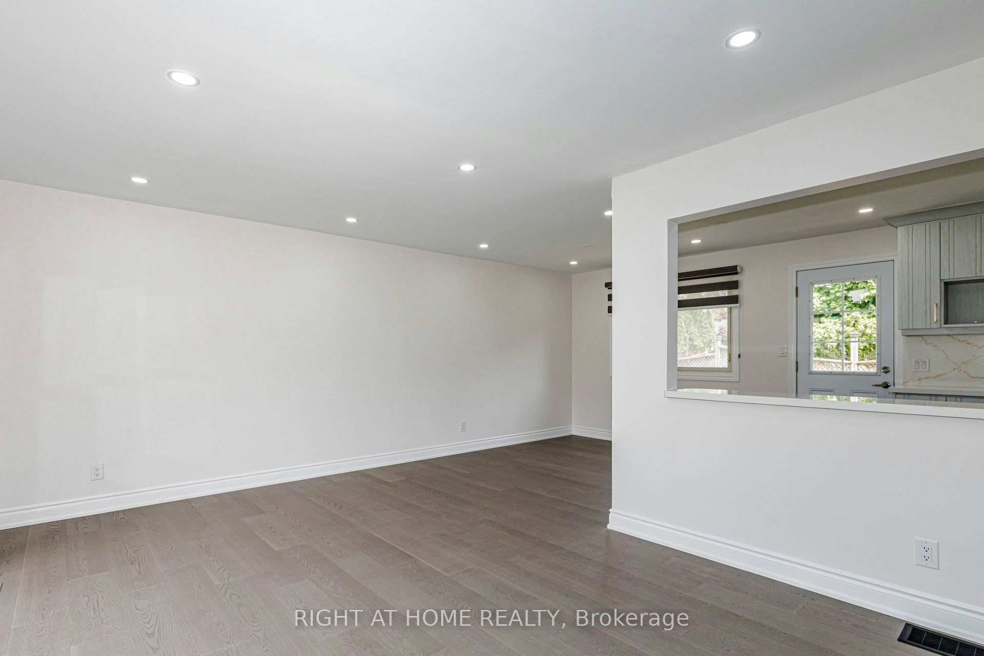 UPPER-5154 New Street, Burlington, ON, L7L 1V4 - 5