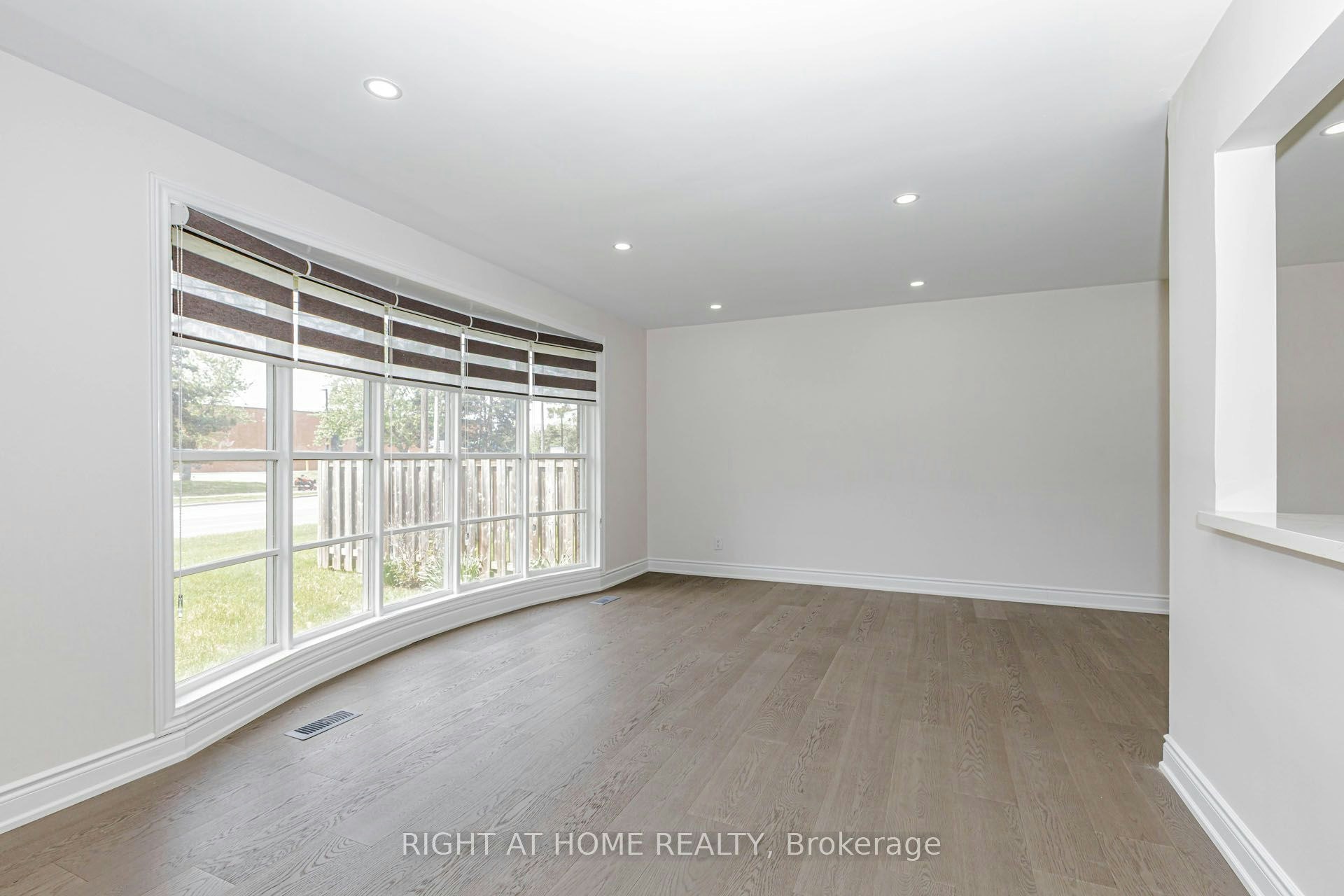 UPPER-5154 New Street, Burlington, ON, L7L 1V4 - 6