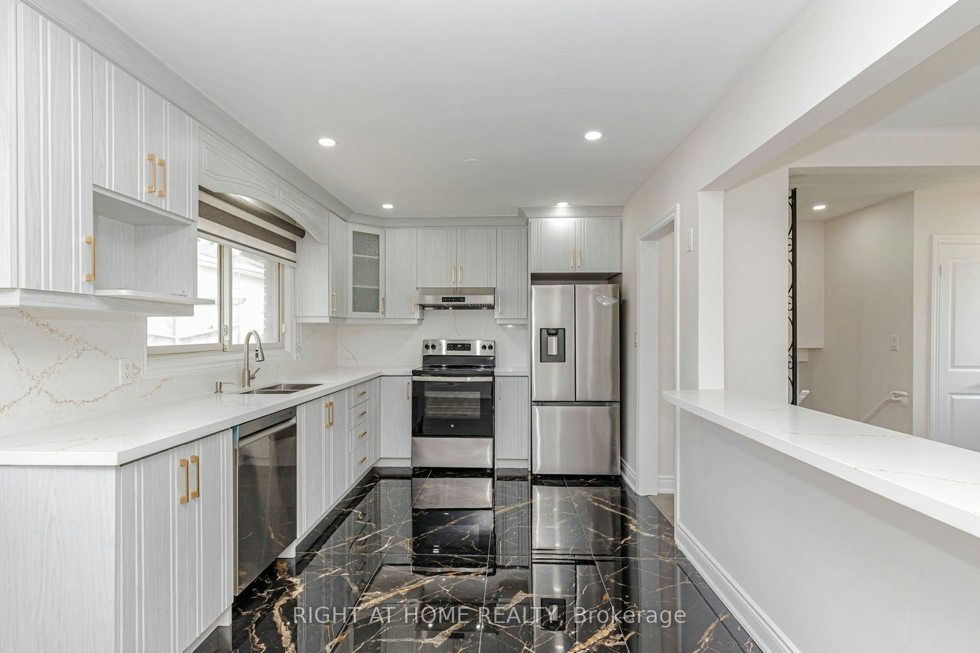 UPPER-5154 New Street, Burlington, ON, L7L 1V4 - 2