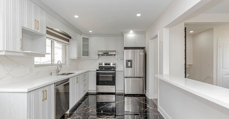 UPPER-5154 New Street, Burlington, ON, L7L 1V4 - 2