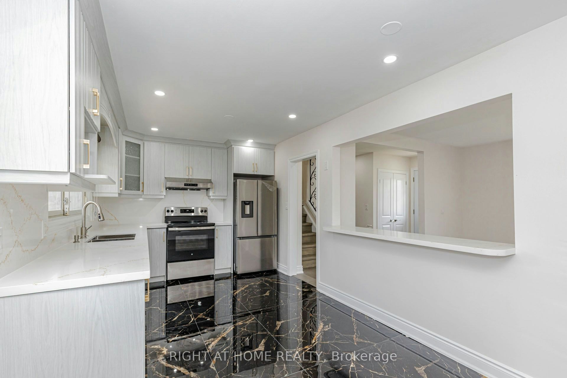 UPPER-5154 New Street, Burlington, ON, L7L 1V4 - 3
