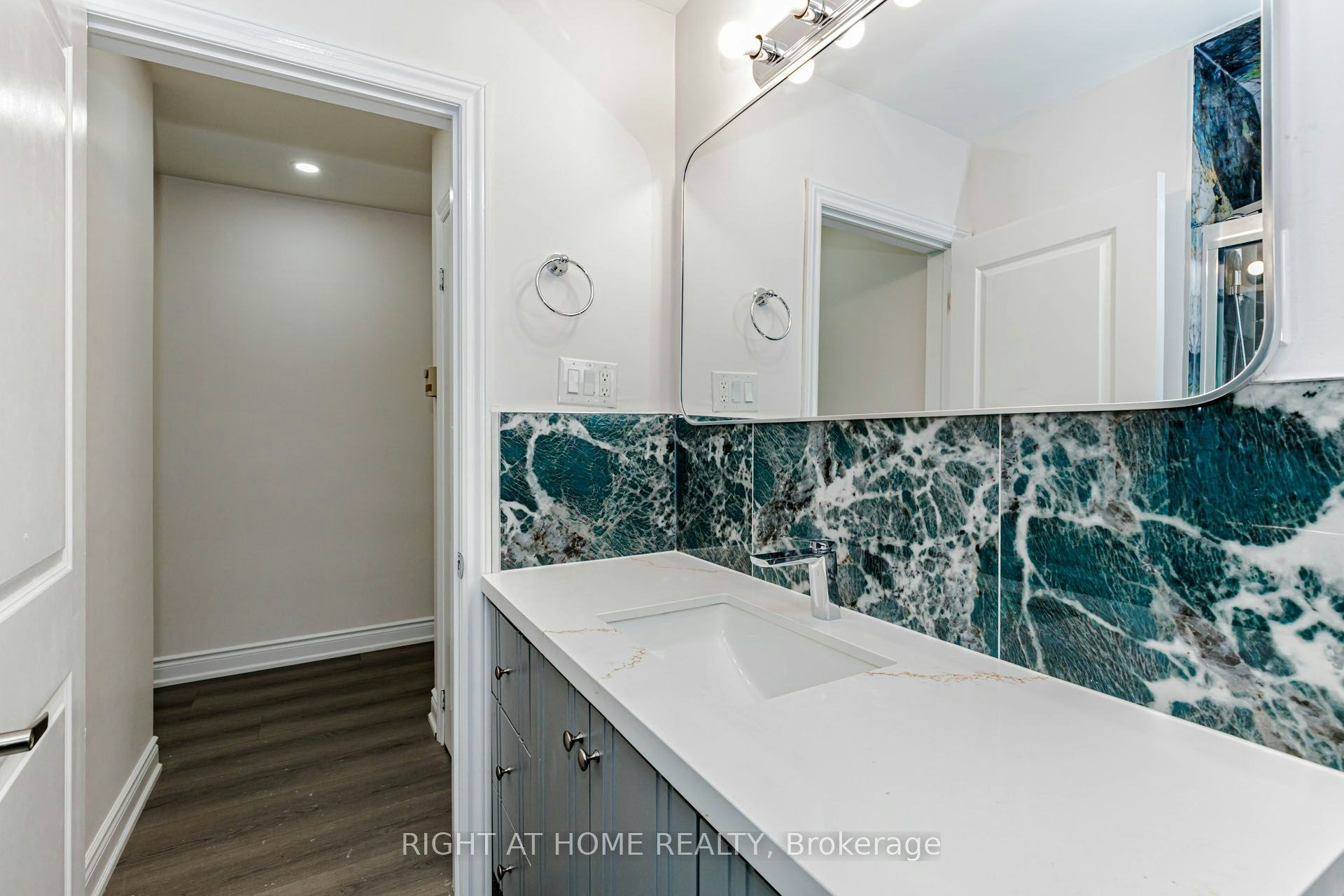 UPPER-5154 New Street, Burlington, ON, L7L 1V4 - 8