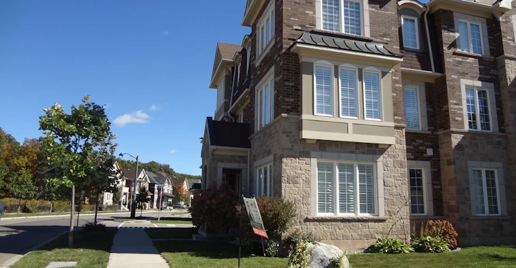 276 Polly Drive, Oakville, ON, L6M 1R7 - 2
