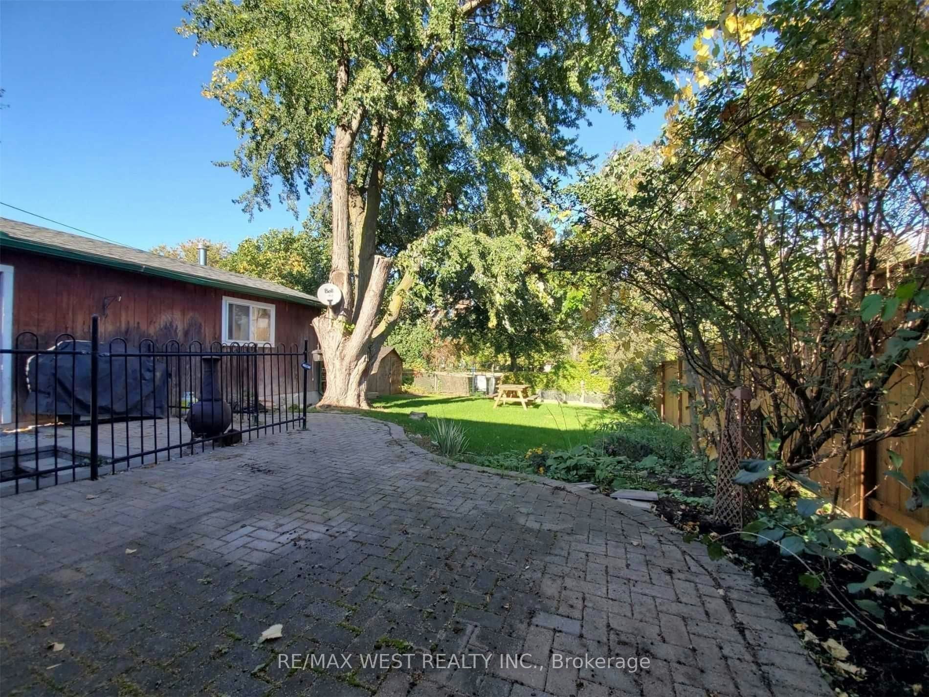 245 Kingsleigh Court, Milton, ON, L9T 1X6 - 14