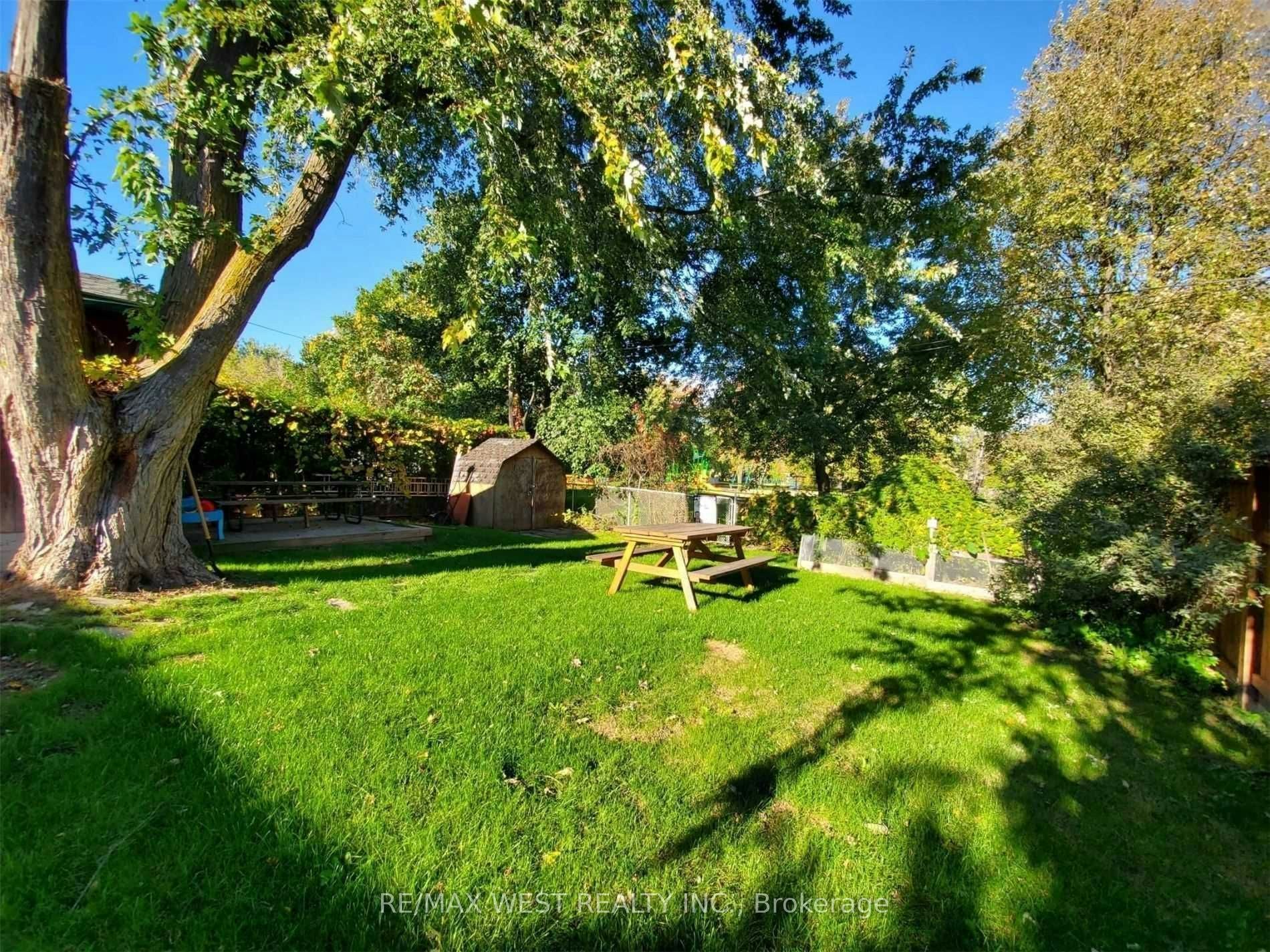 245 Kingsleigh Court, Milton, ON, L9T 1X6 - 15