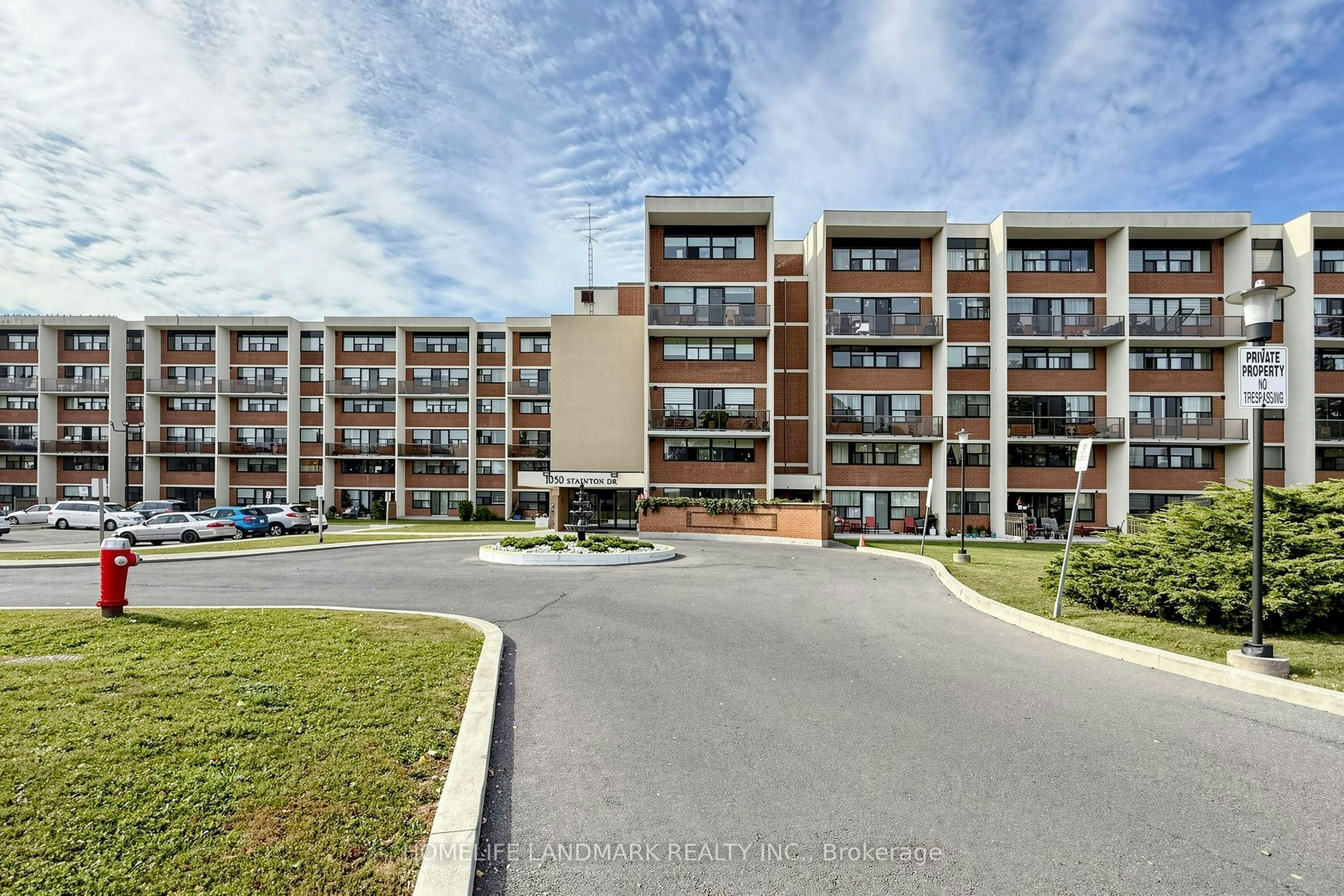327-1050 Stainton Drive, Mississauga, ON, L5C 2T7