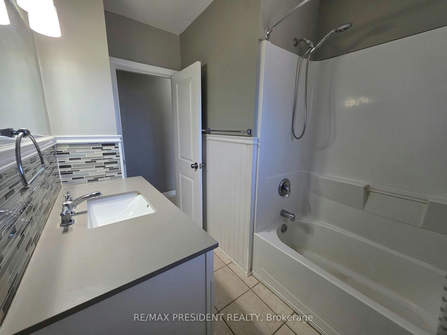 (Upper)-2280 Mountainside Drive, Burlington, ON, L7P 1B7 - 22