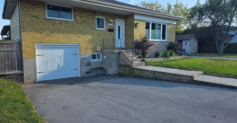 (Upper)-2280 Mountainside Drive, Burlington, ON, L7P 1B7 - 2