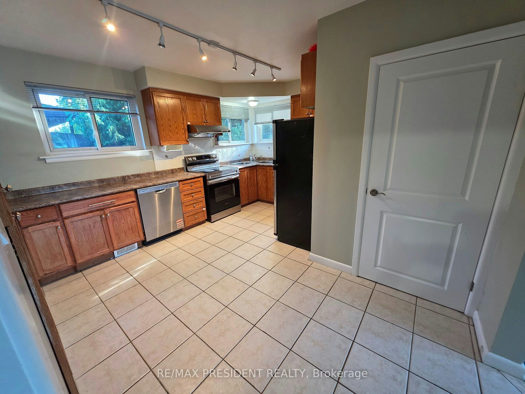 (Upper)-2280 Mountainside Drive, Burlington, ON, L7P 1B7 - 8