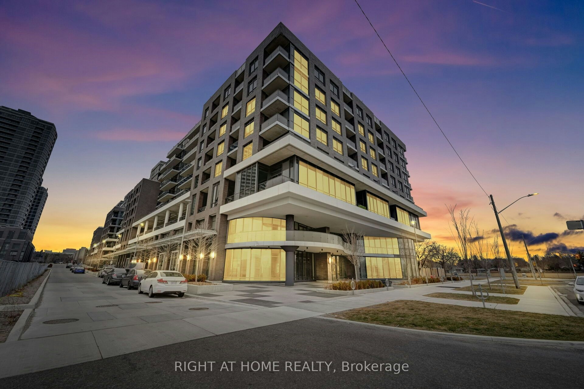 704-10 Gibbs Road, Toronto, ON, M9B 0E3