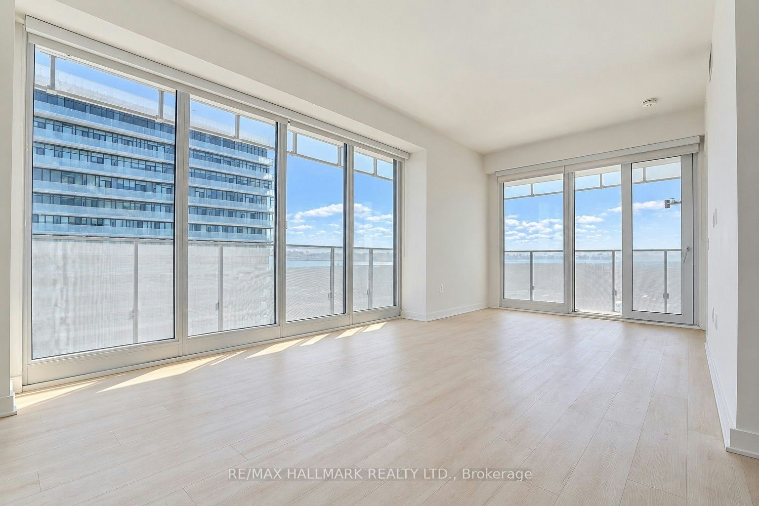 5504-3900 Confederation Parkway, Mississauga, ON, L5B 0M3 - 5