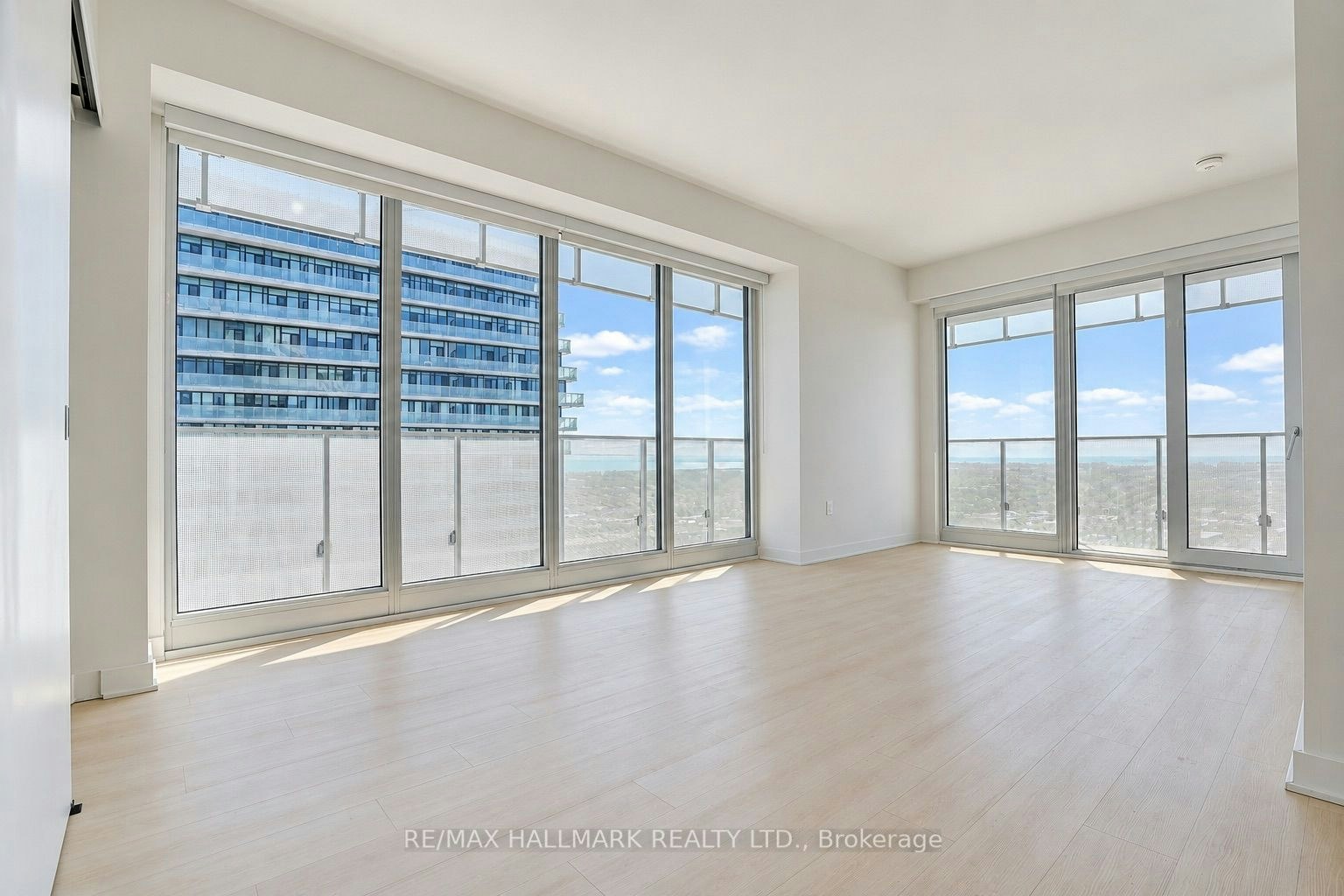 5504-3900 Confederation Parkway, Mississauga, ON, L5B 0M3 - 4